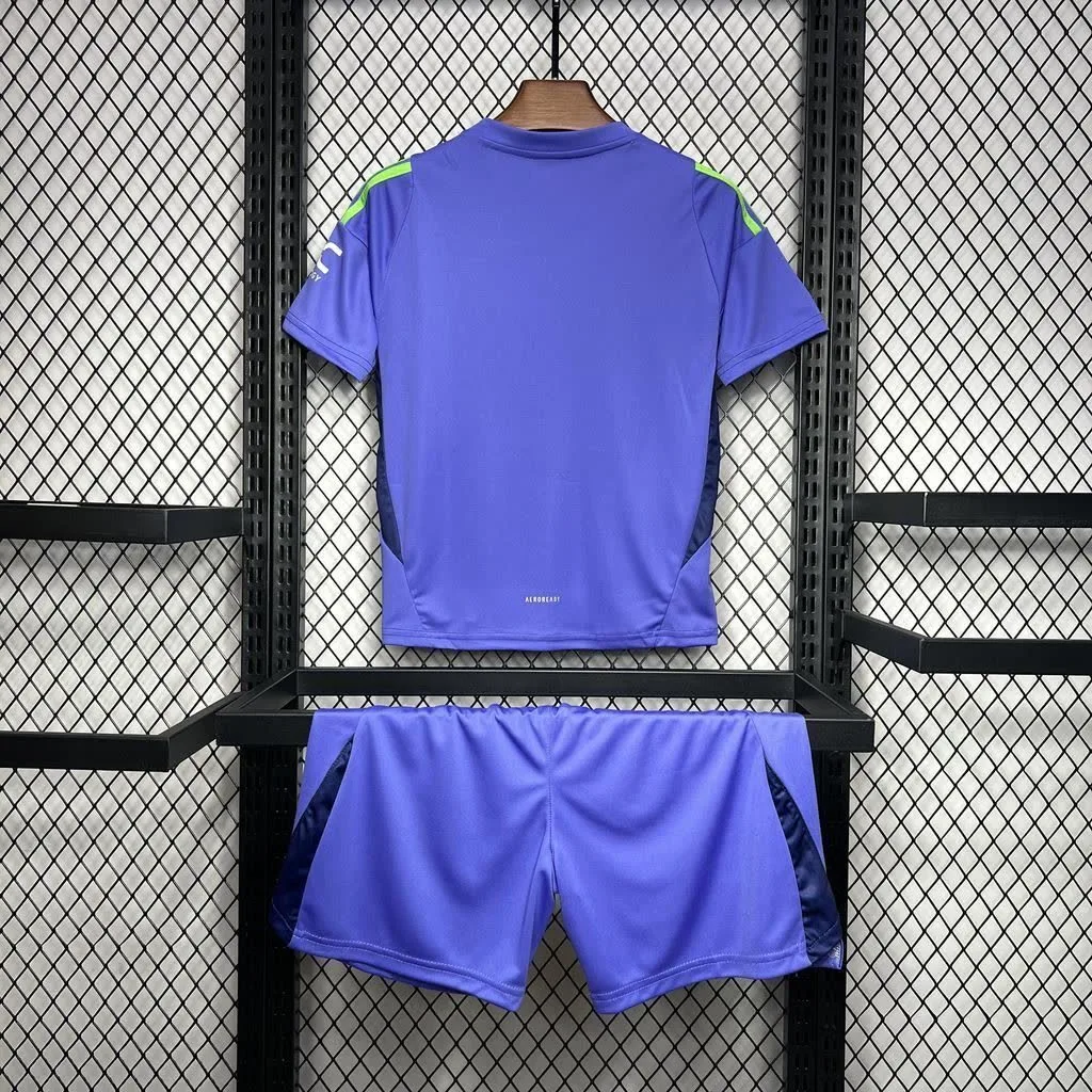Manchester United 2024/25 Goalkeeper Kids Kit, foto 4
