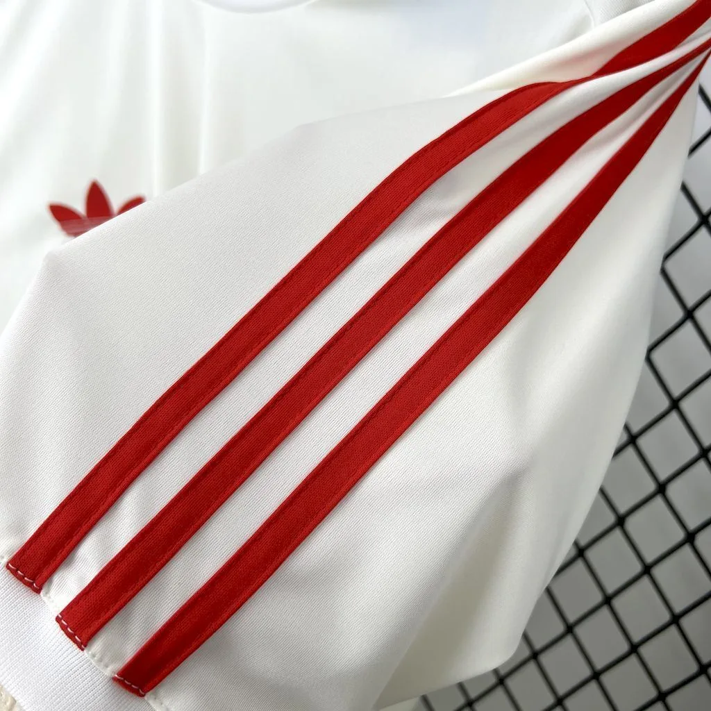 Manchester United 2024/25 Special Edition White Jersey, foto 3