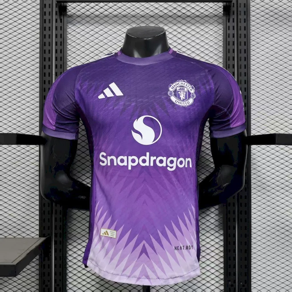 Manchester United 2025/26 Purple Special Edition Jersey Player Version, foto 1