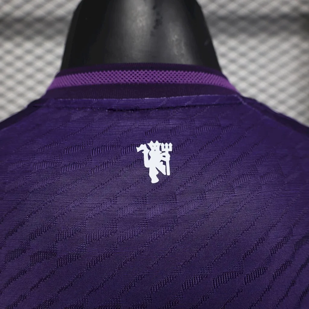 Manchester United 2025/26 Purple Special Edition Jersey Player Version, foto 2