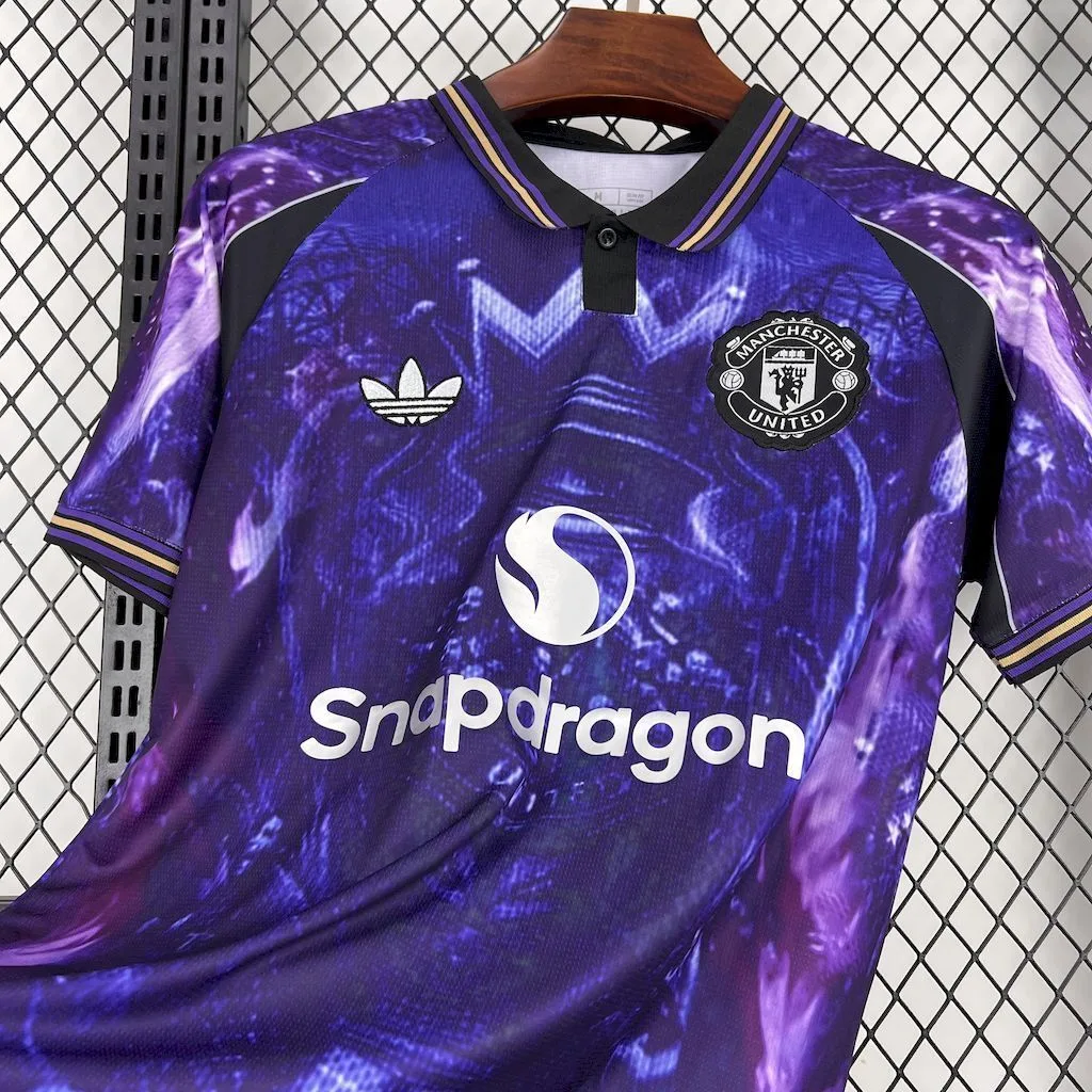 Manchester United 2025/26 Special Edition Purple Jersey, foto 3