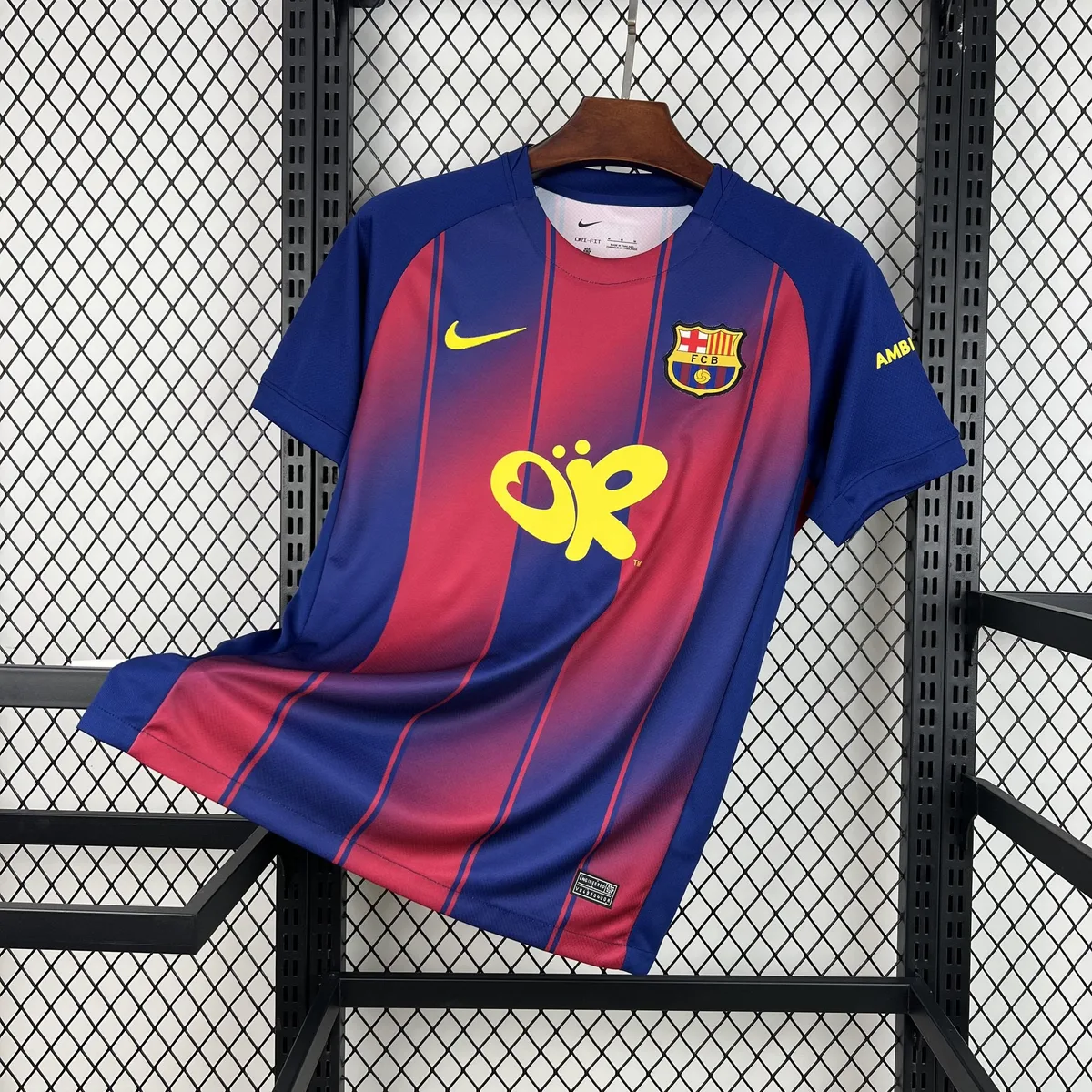 Mens Barcelona x Olivia Rodrigo 2025/26 Limited Edition Jersey, foto 1