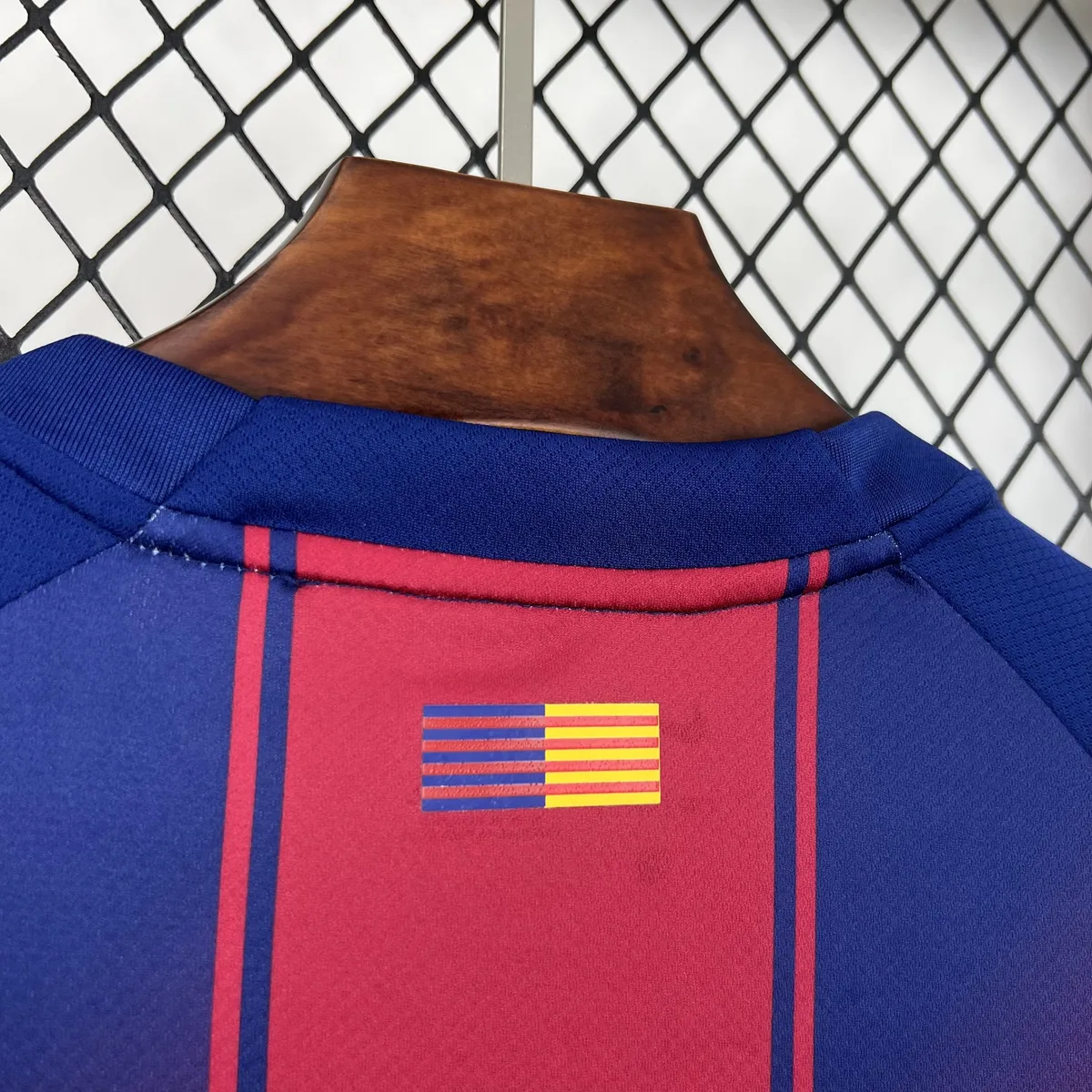 Mens Barcelona x Olivia Rodrigo 2025/26 Limited Edition Jersey, foto 3