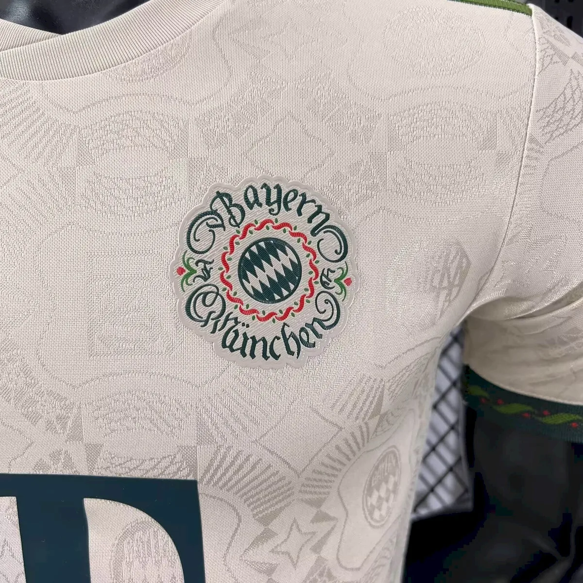 Mens Bayern Munich 2025/26 Oktoberfest Jersey Player Version, foto 3