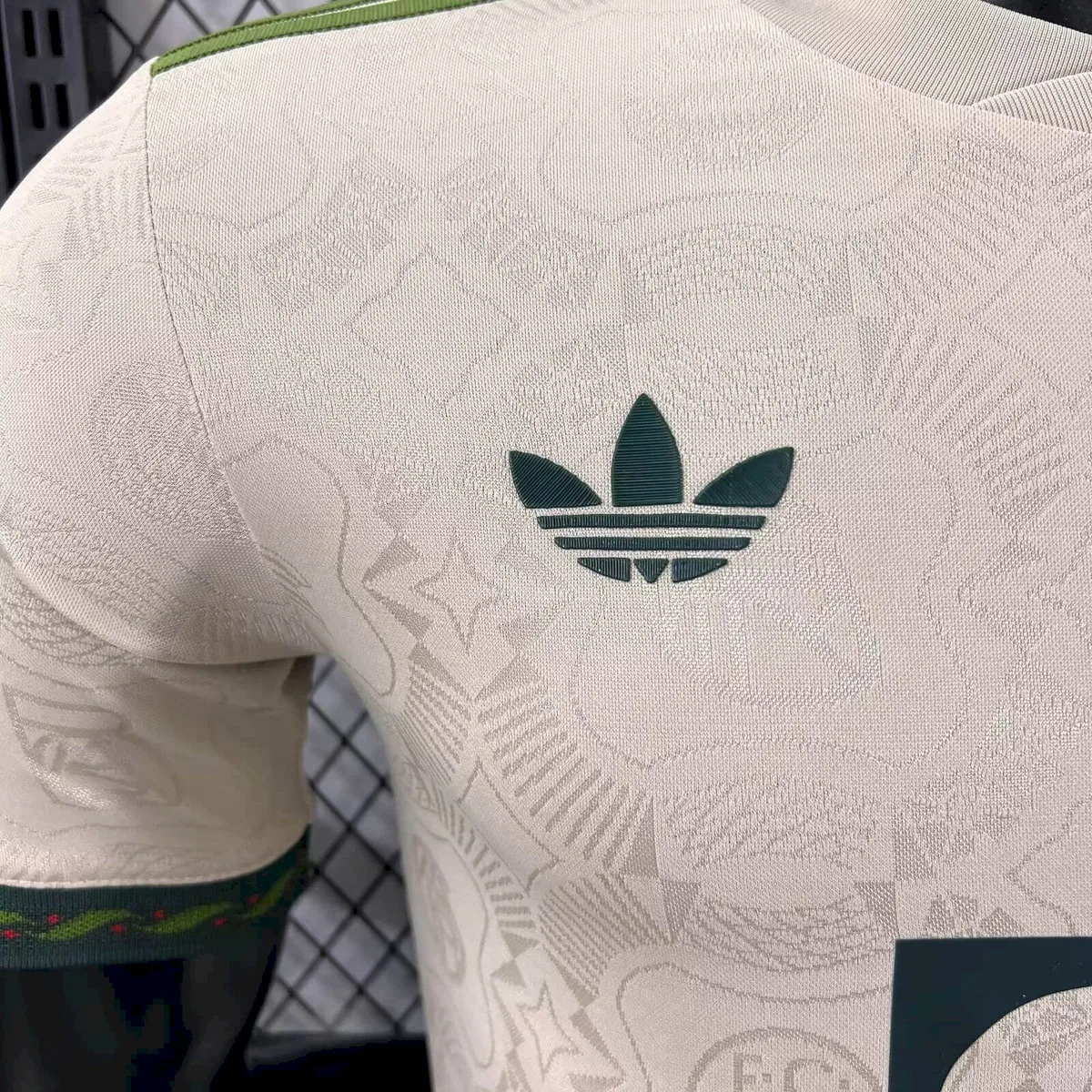Mens Bayern Munich 2025/26 Oktoberfest Jersey Player Version, foto 6