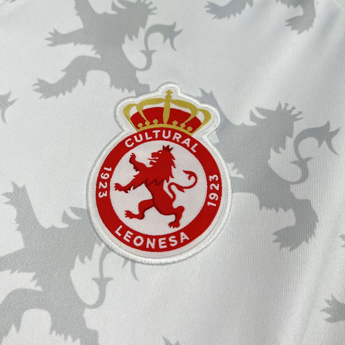 Mens Cultural Leonesa 2025/26 Home Jersey, foto 6