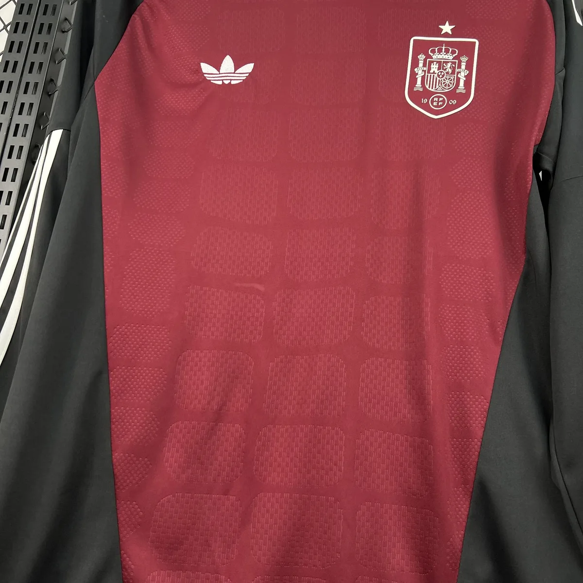 Mens Spain 2026 World Cup Goalkeeper Long Sleeve Jersey, foto 4