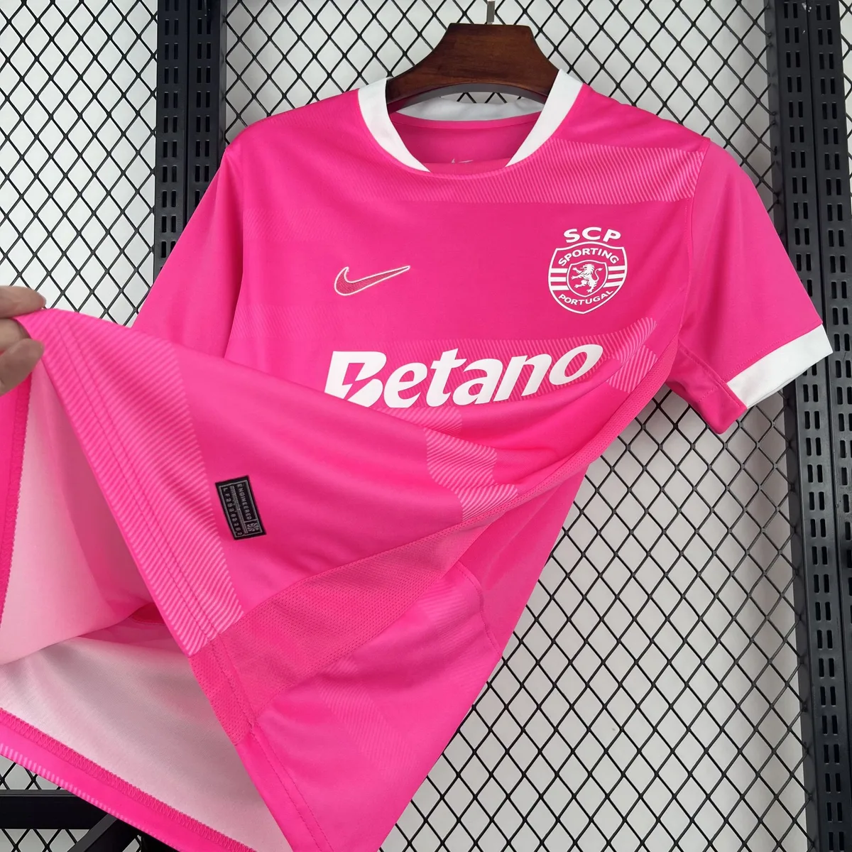 Mens Sporting CP 2026/27 Pink October Jersey, foto 3