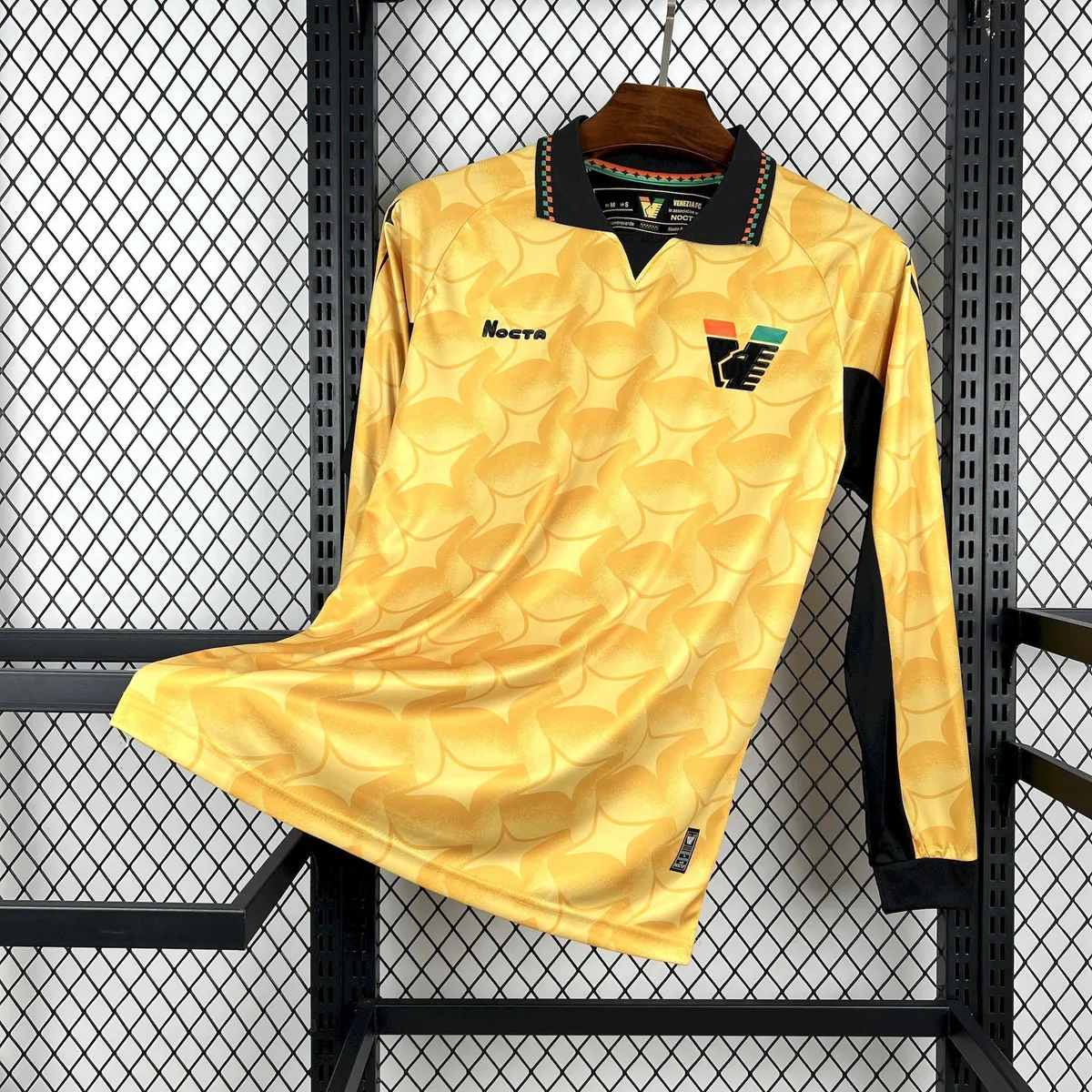 Mens Venezia FC 2025/26 Goalkeeper Long Sleeve Jersey, foto 1