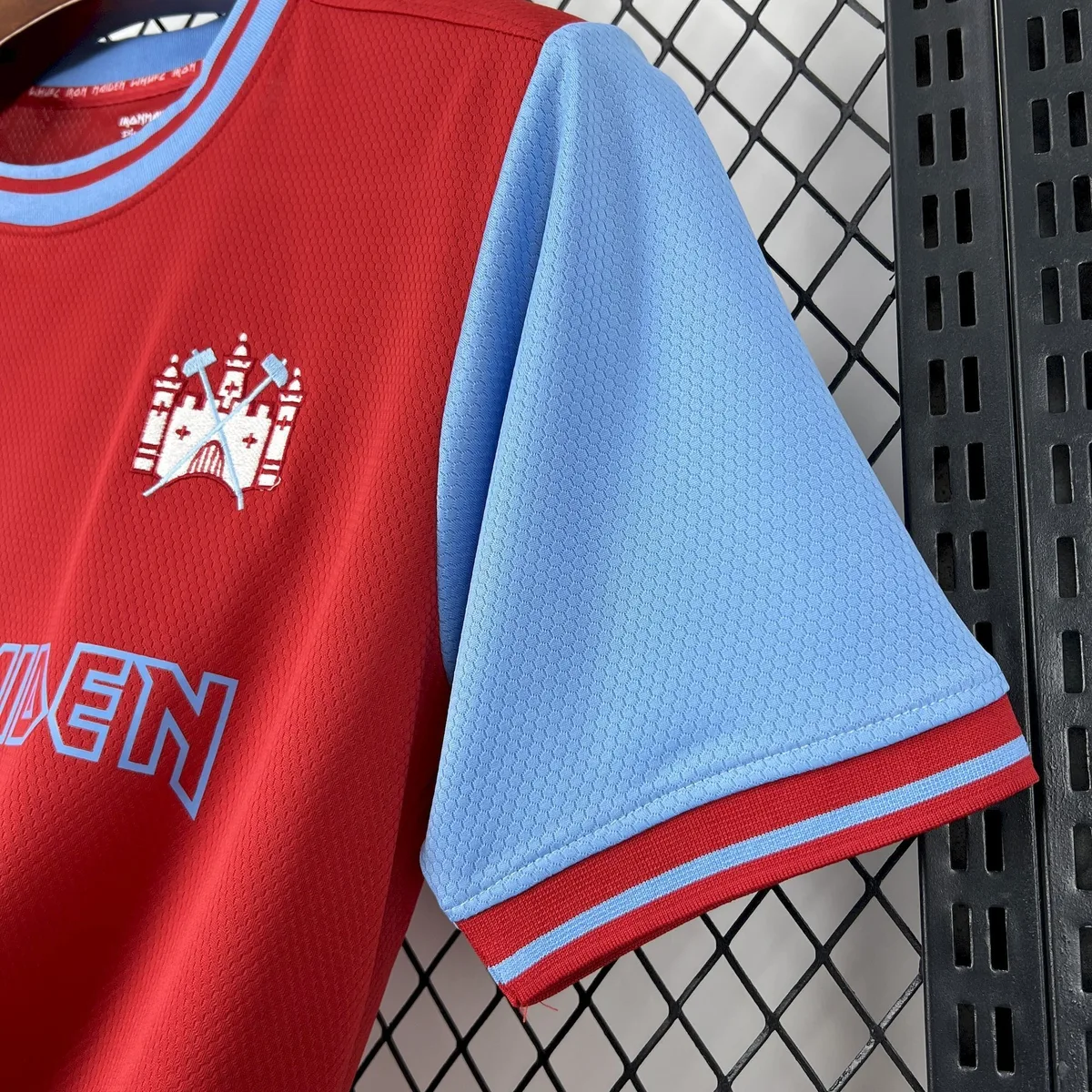 Mens West Ham United x Iron Maiden 2025/26 50th Anniversary Jersey, foto 4