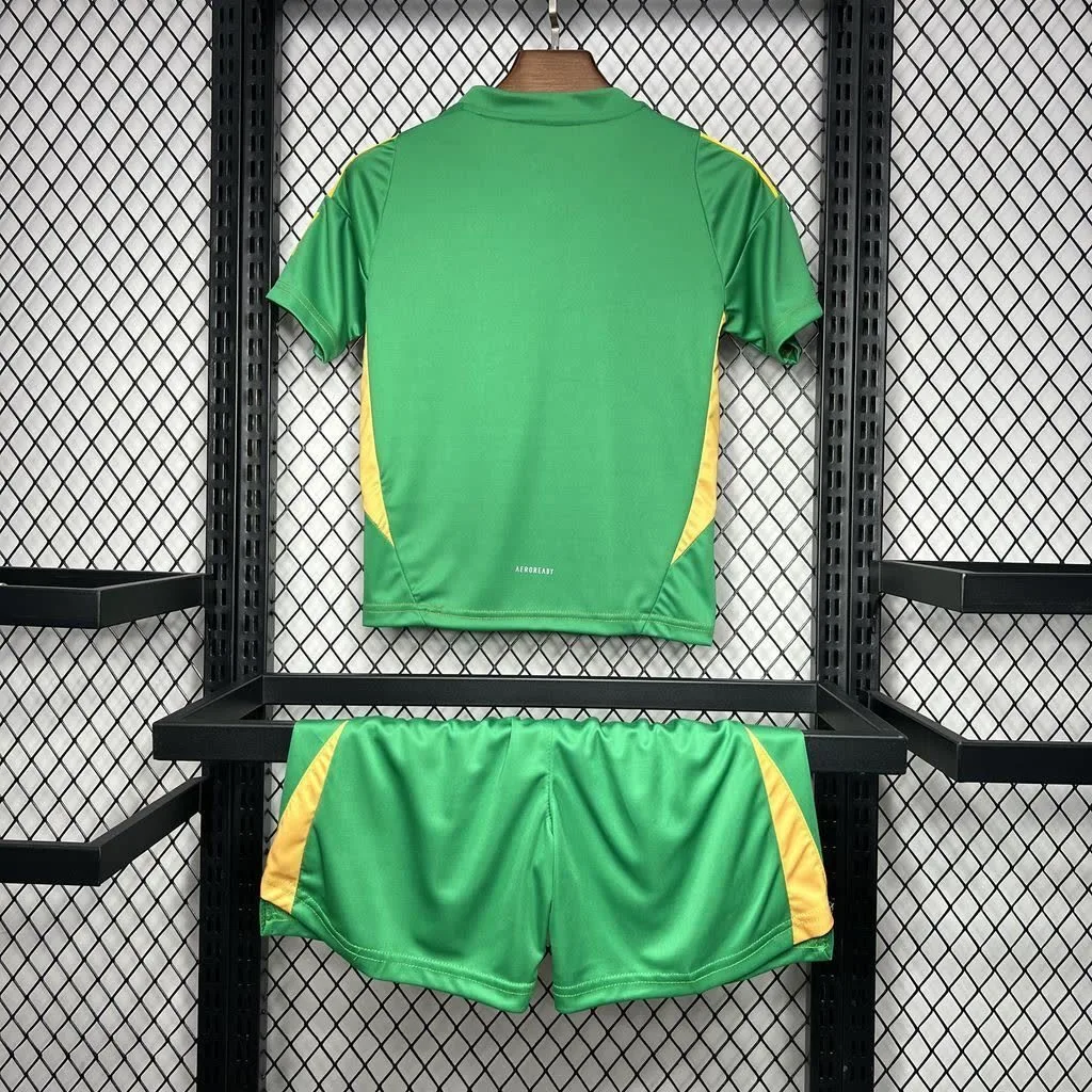 Newcastle United 2024/25 Goalkeeper Kids Kit, foto 5