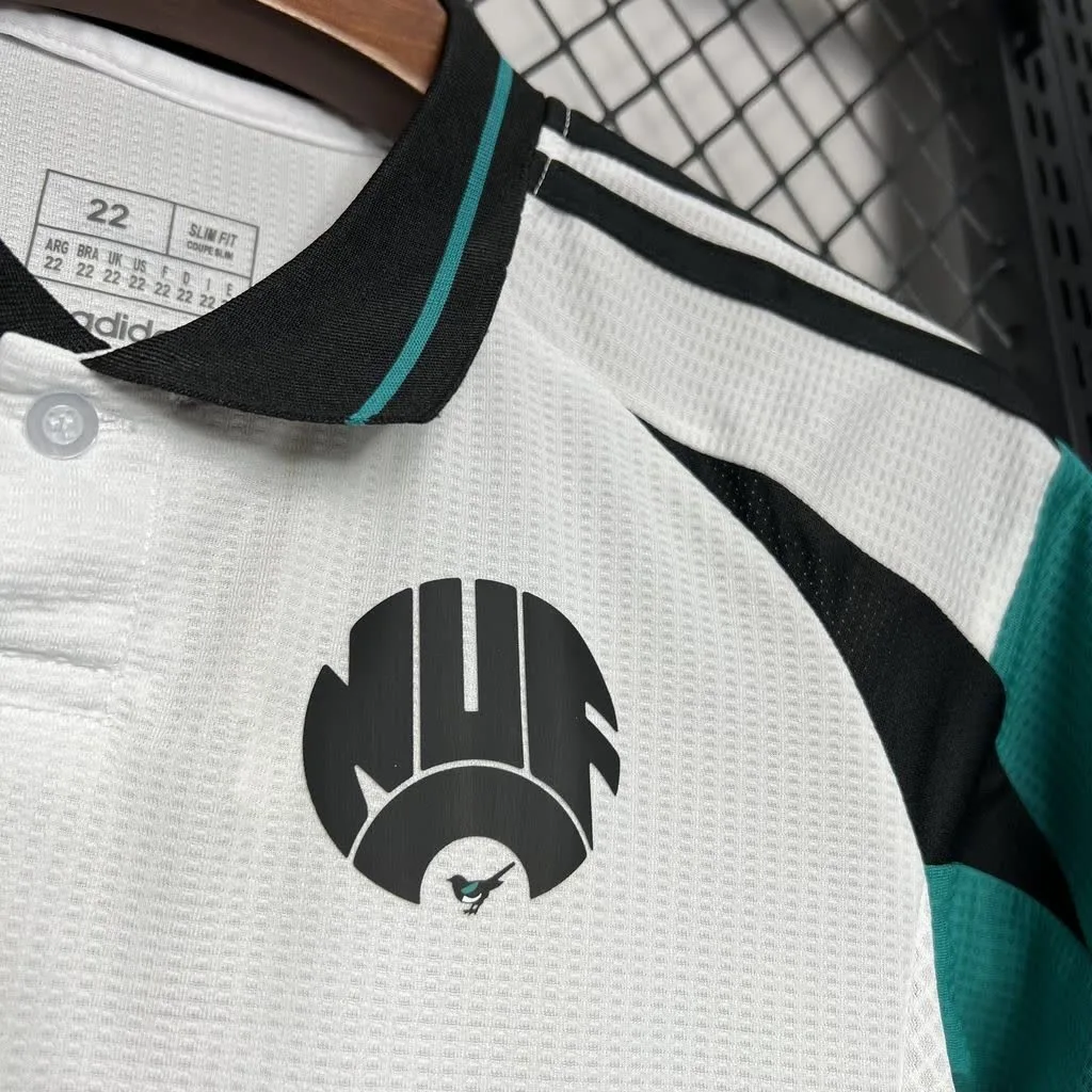 Newcastle United 2024/25 Third Away Kids Kit, foto 5