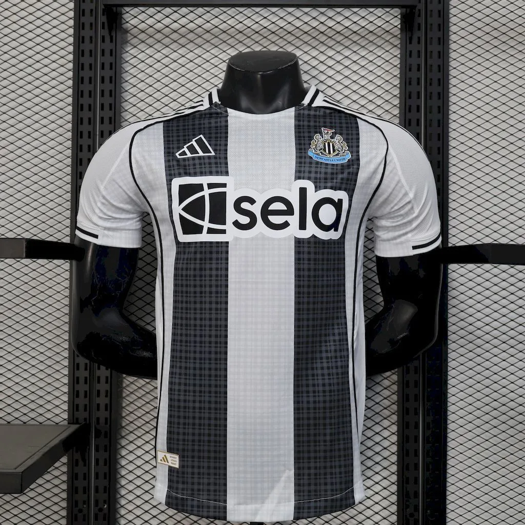 Newcastle United 2025/26 Home Jersey Player Version, foto 1