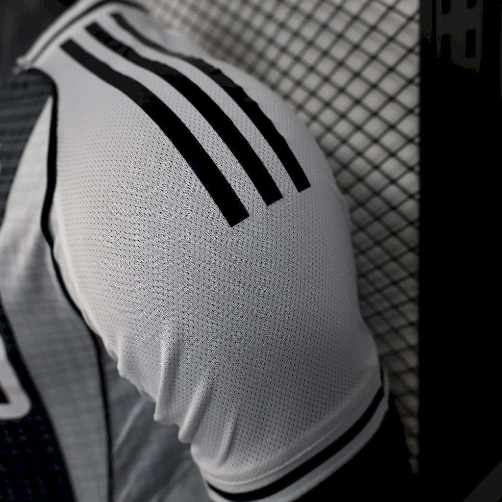 Newcastle United 2025/26 Home Jersey Player Version, foto 2