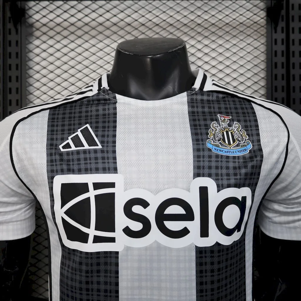 Newcastle United 2025/26 Home Jersey Player Version, foto 3