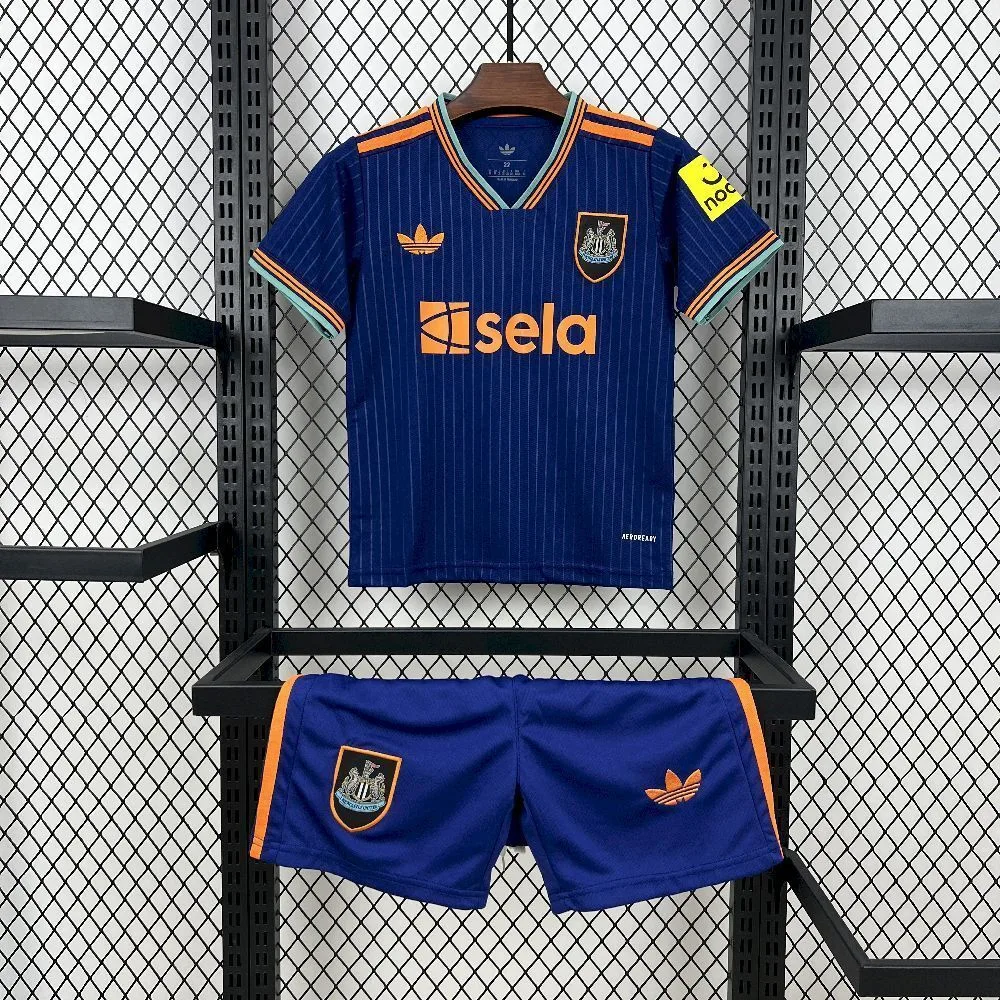 Newcastle United 2025/26 Third Kids Kit, foto 1