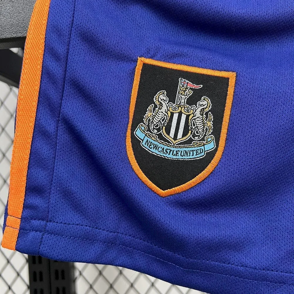 Newcastle United 2025/26 Third Kids Kit, foto 5