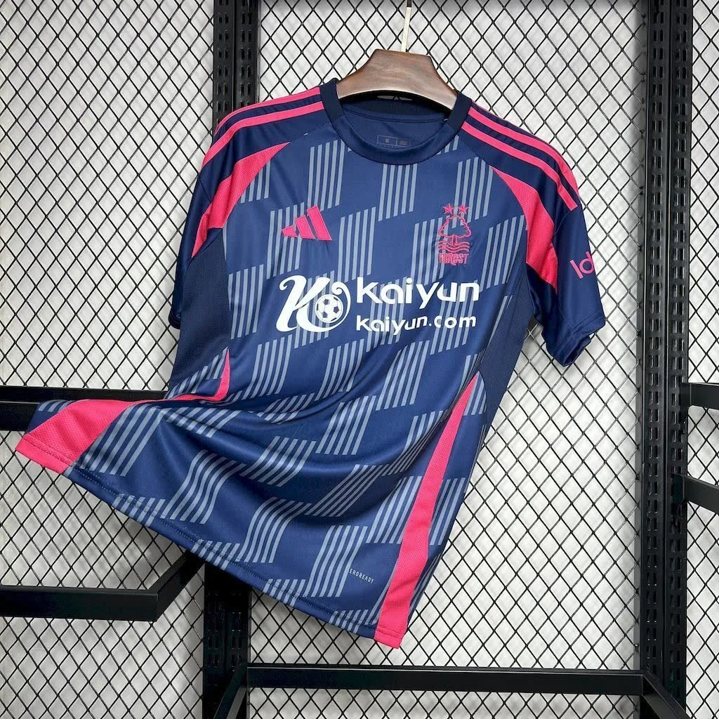 Nottingham Forest 2024/25 Away Jersey, foto 1