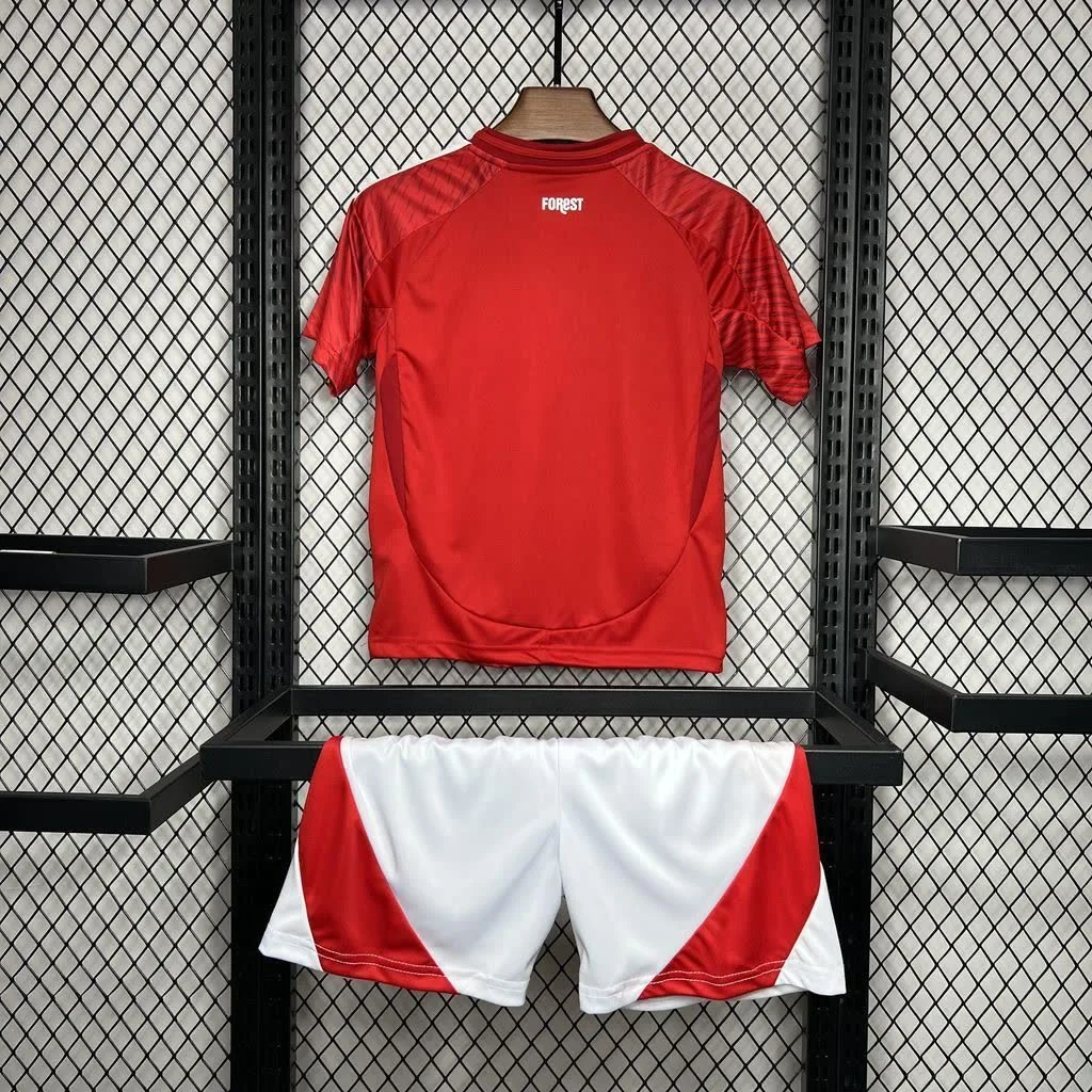 Nottingham Forest 2024/25 Home Kids Kit, foto 2