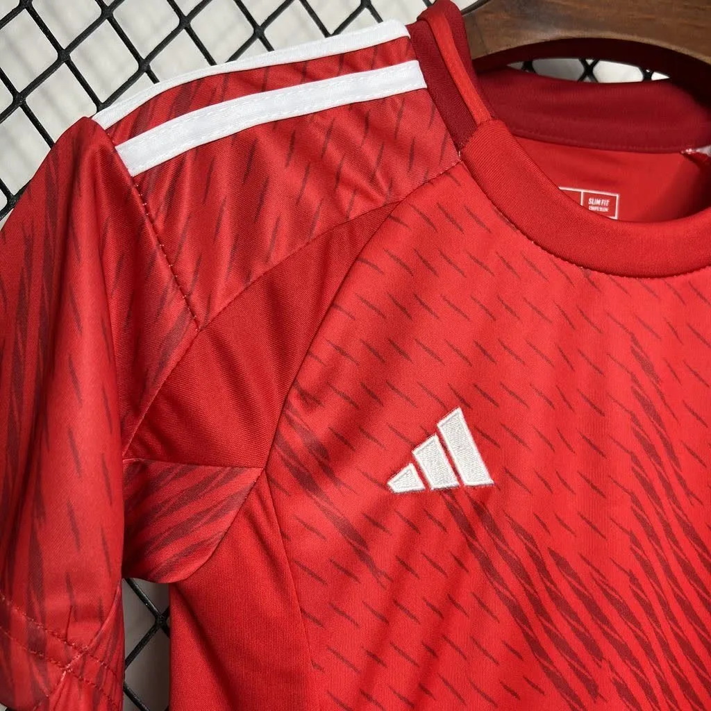 Nottingham Forest 2024/25 Home Kids Kit, foto 4