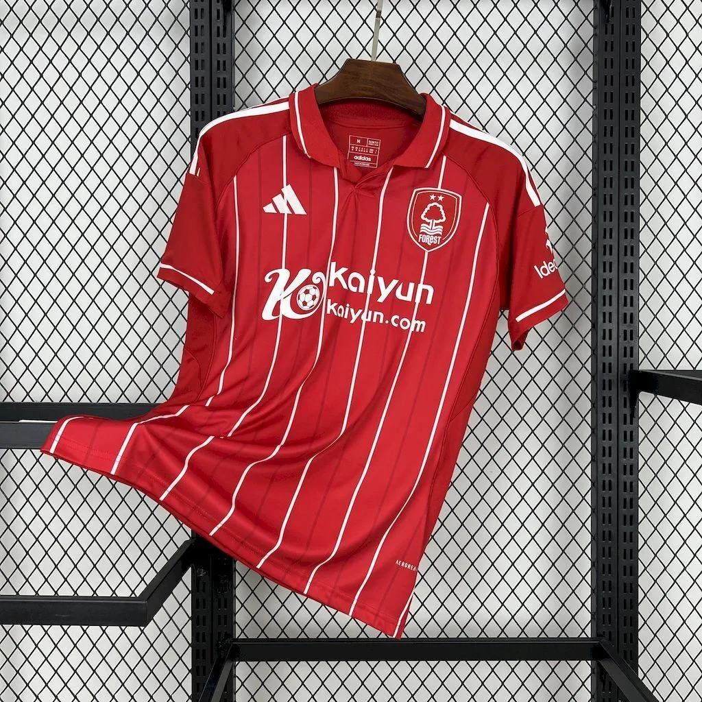 Nottingham Forest 2025/26 Home Jersey, foto 1