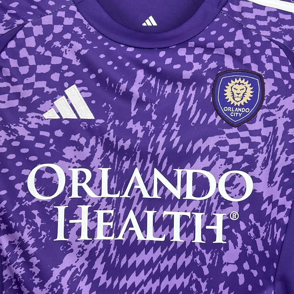 Orlando City 2025/26 Home Kids Kit, foto 4