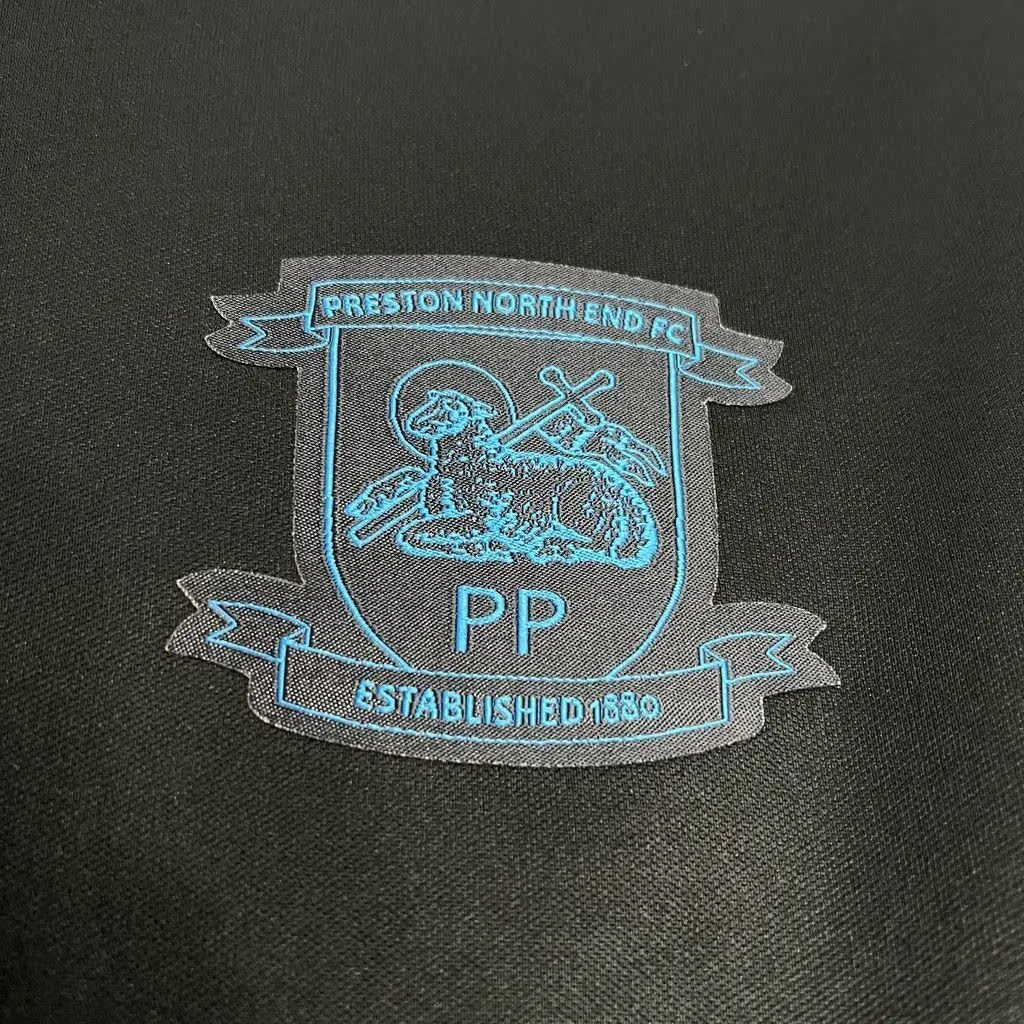 Preston North End F.C. 2024/25 Thirds Jersey, foto 4