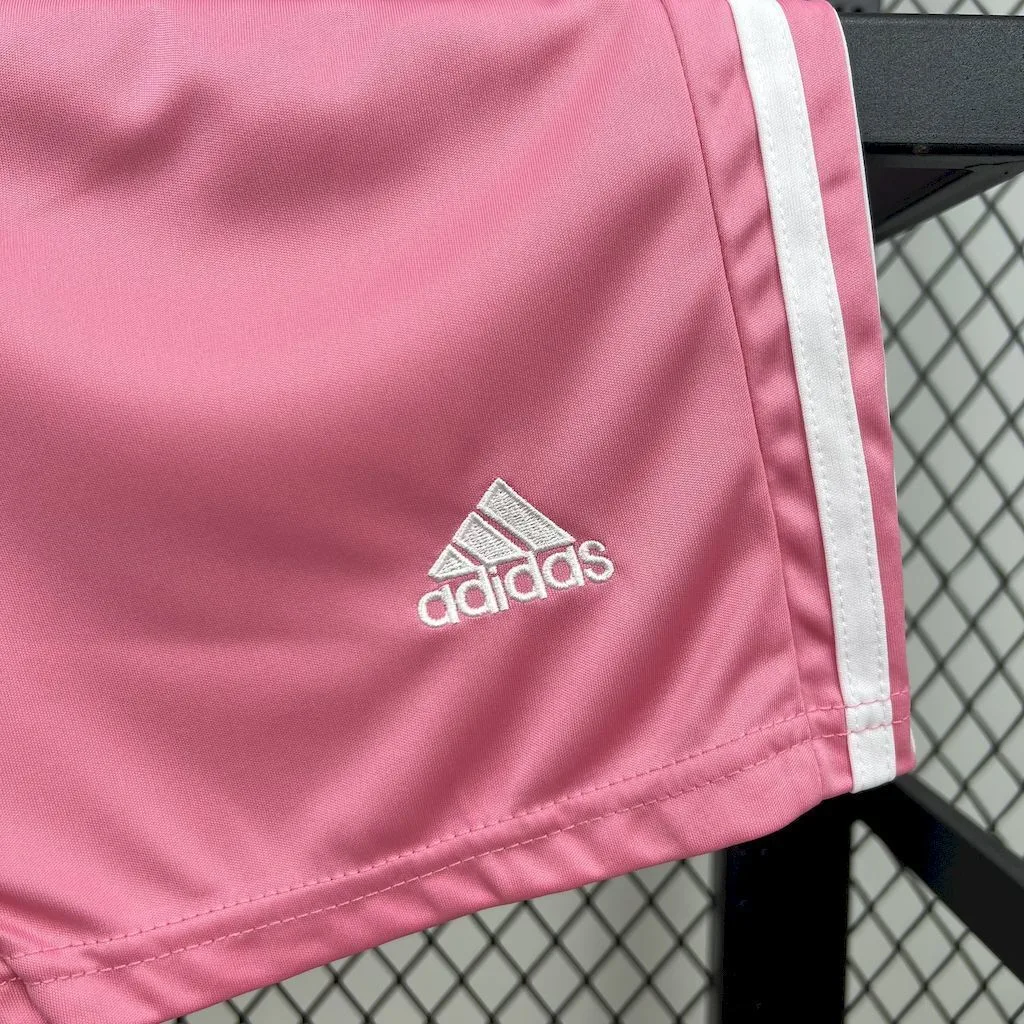 Real Madrid 2023/24 Pink Dragon Special Edition Kids Kit, foto 3