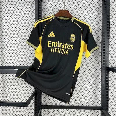Real Madrid 2025/26 Black and yellow special edition Jersey, foto 1