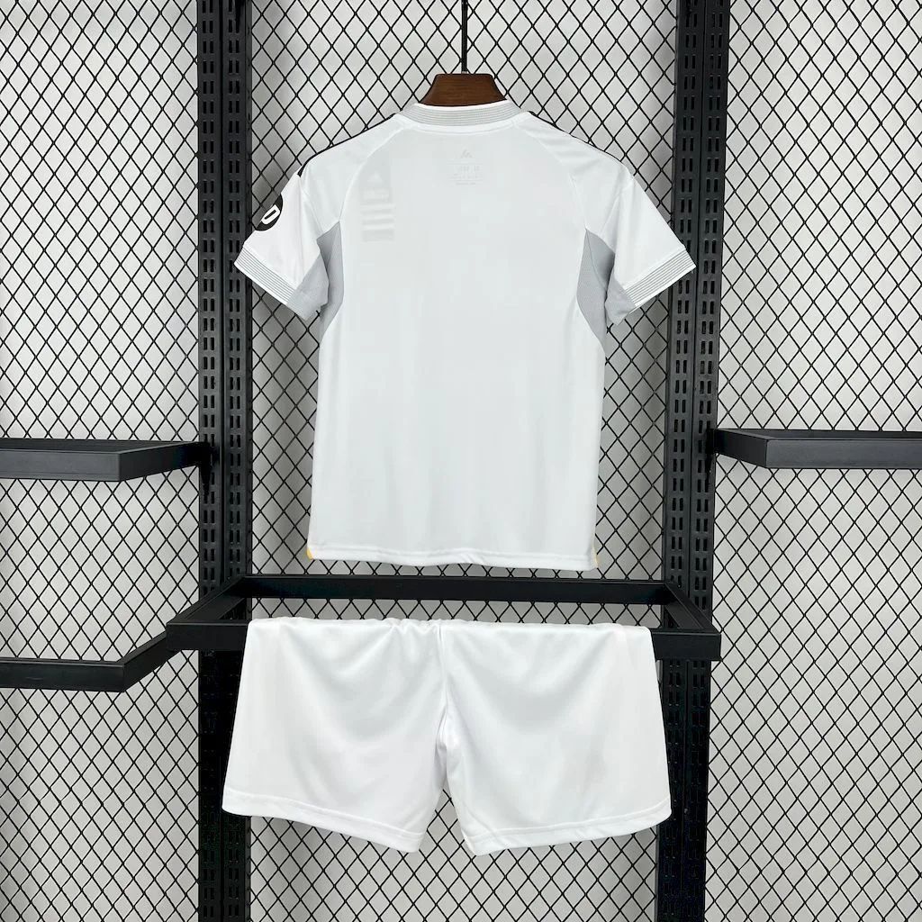 Real Madrid 2025/26 Home Kids Kit, foto 2
