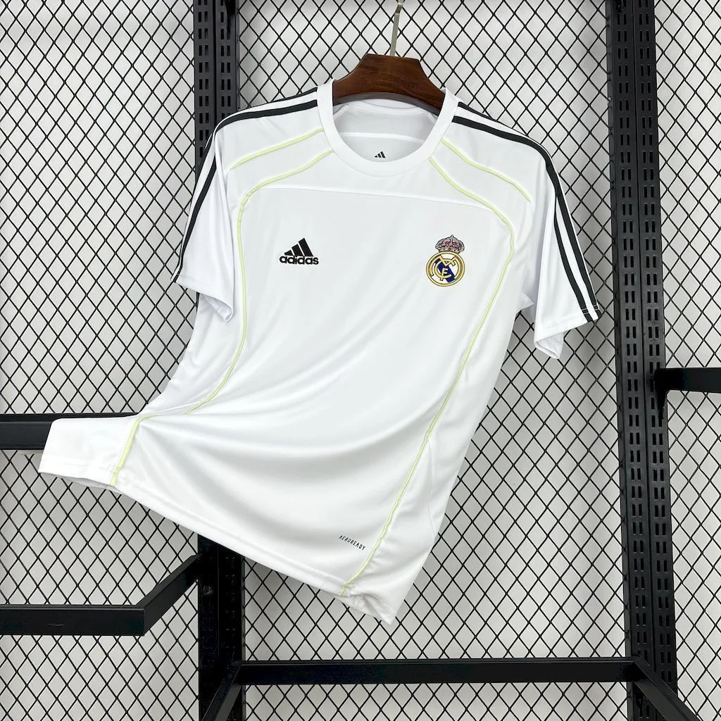 Real Madrid 2025/26 Leisure Jersey, foto 1