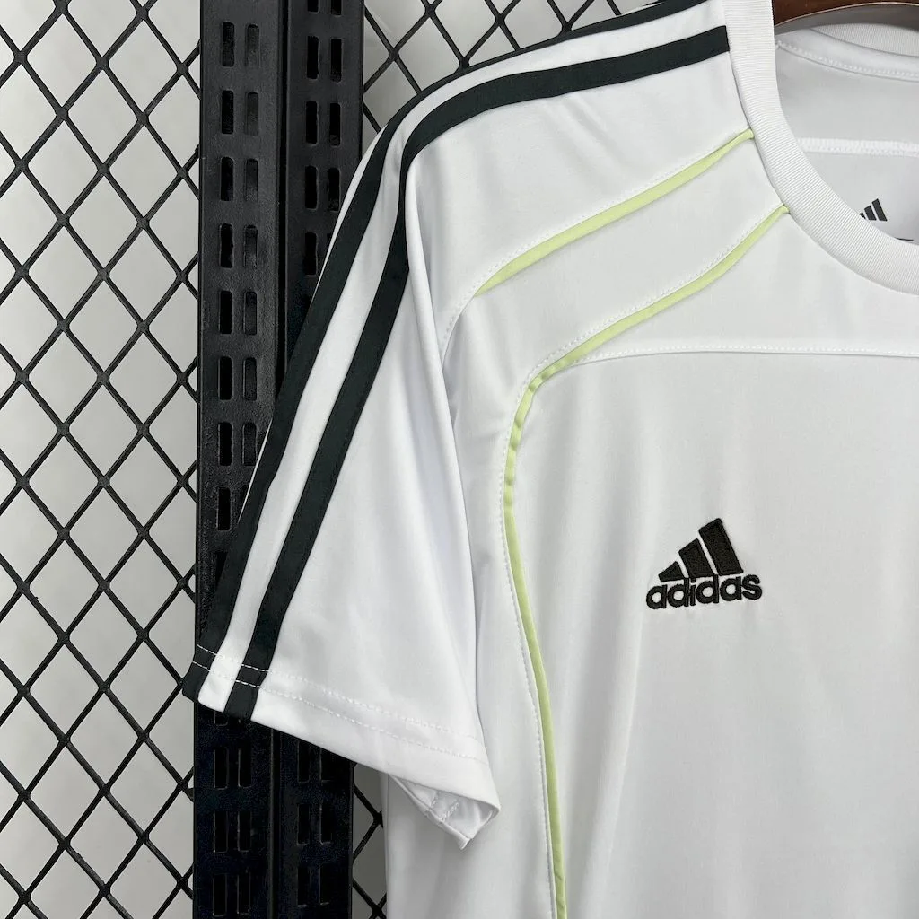 Real Madrid 2025/26 Leisure Jersey, foto 4