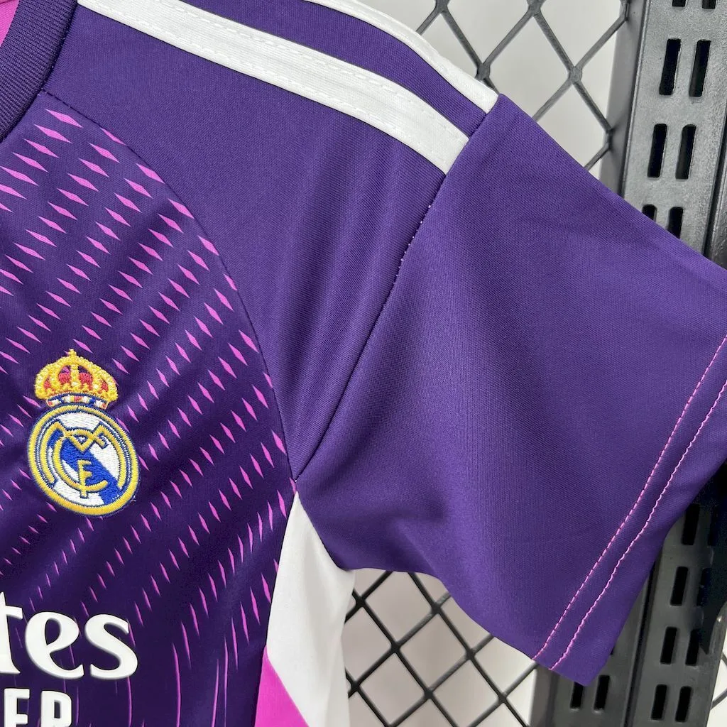 Real Madrid 2025/26 Purple goalkeeper Kids Kit, foto 5