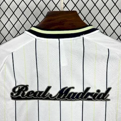 Real Madrid 2025/26 US Pack Jersey, foto 2
