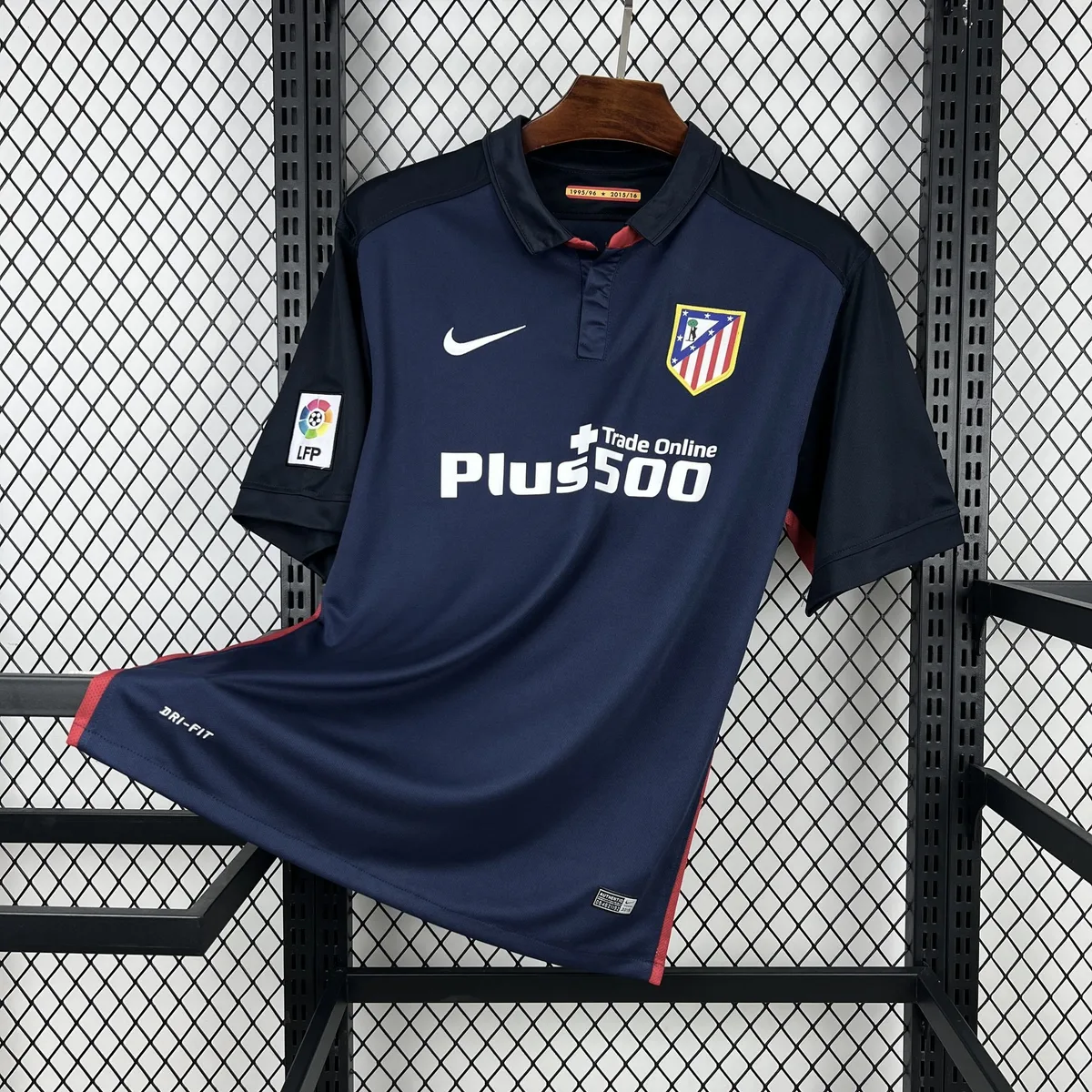 Retro Atletico Madrid 2015/16 Away Jersey, foto 1