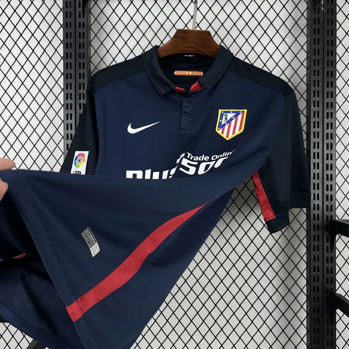 Retro Atletico Madrid 2015/16 Away Jersey, foto 3