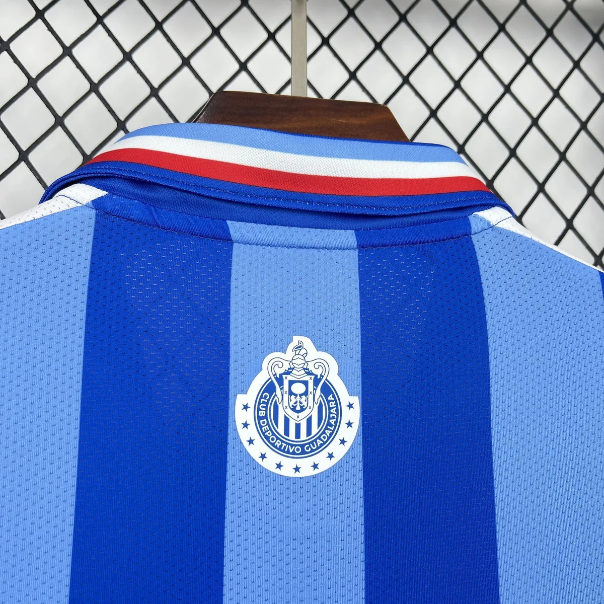 Retro Chivas 2017/18 110th Anniversary Jeresy, foto 3