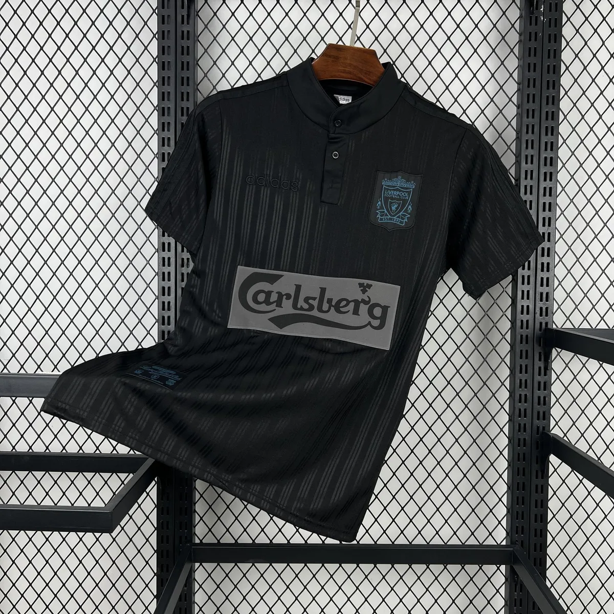 Retro Liverpool 1995/96 Black Jersey, foto 1