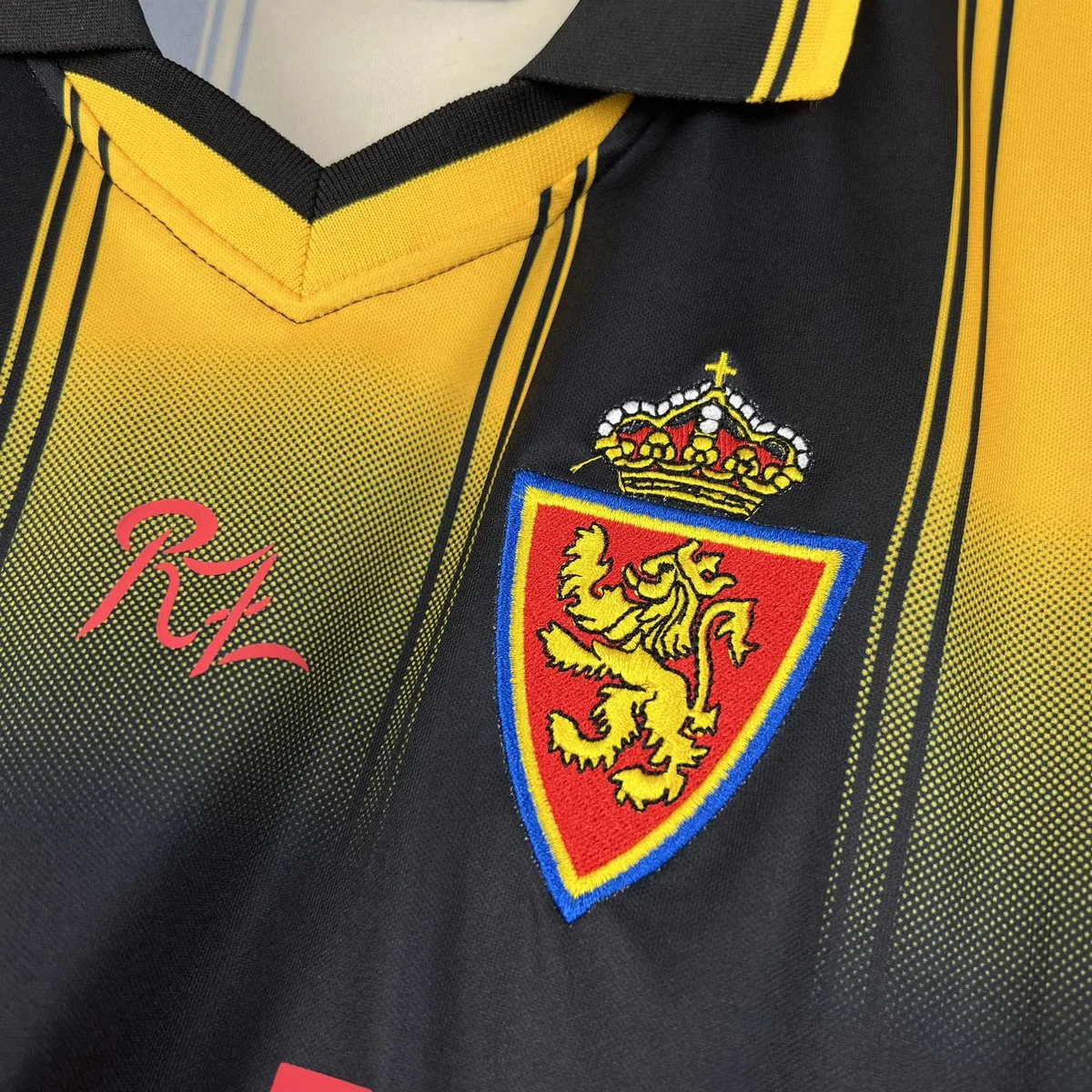 Retro Real Zaragoza 2003/04 Away Jersey, foto 4