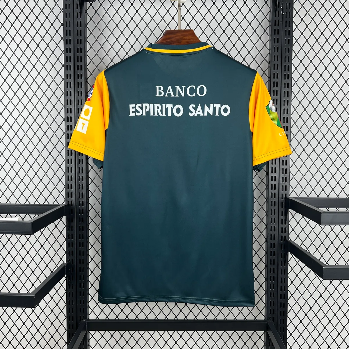 Retro Sporting CP 2002/03 Away Jersey, foto 2
