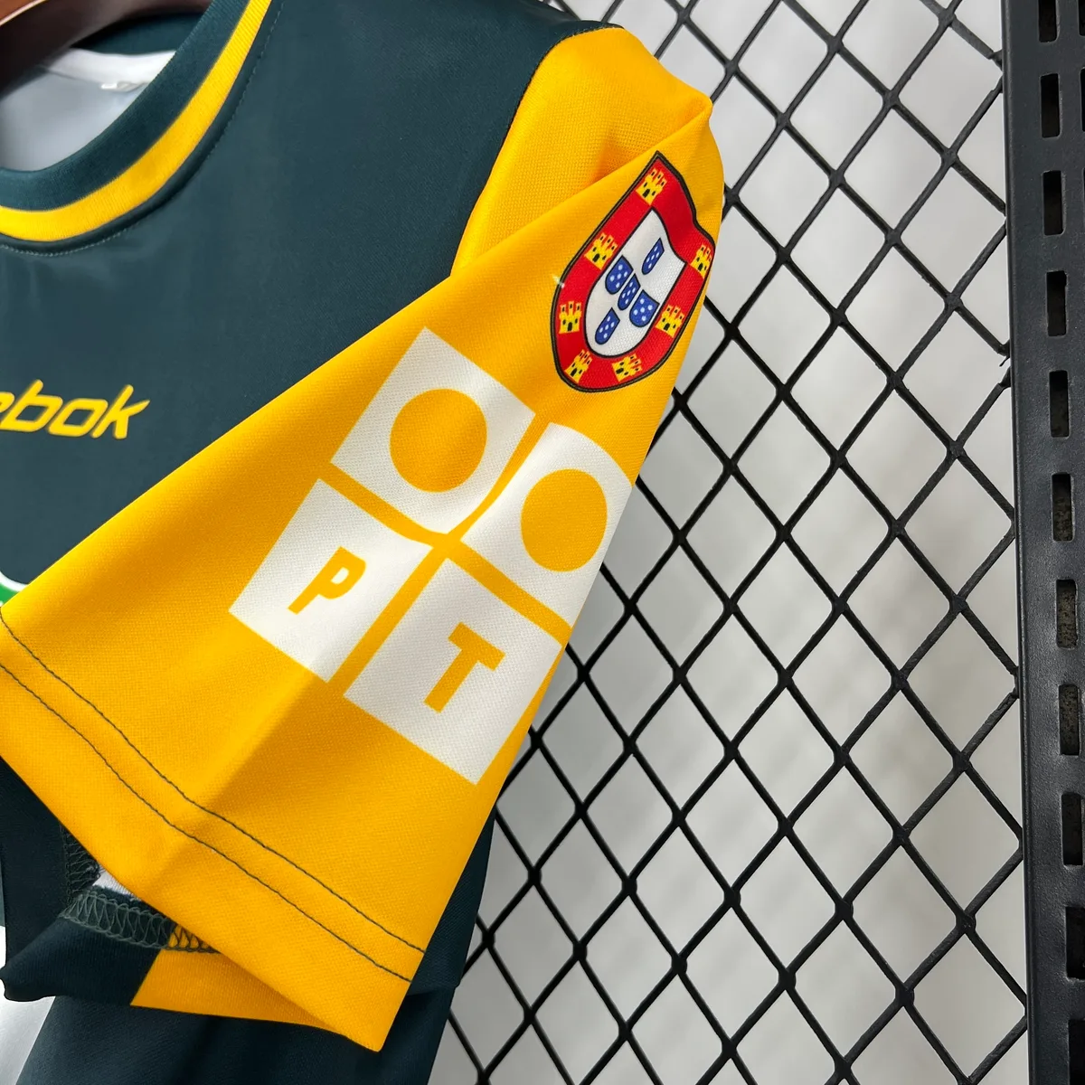 Retro Sporting CP 2002/03 Away Jersey, foto 5