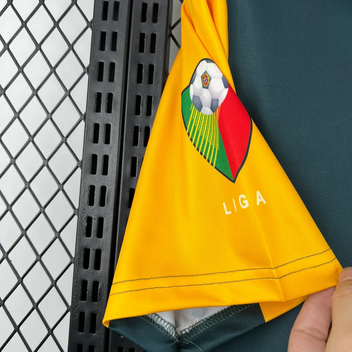 Retro Sporting CP 2002/03 Away Jersey, foto 6