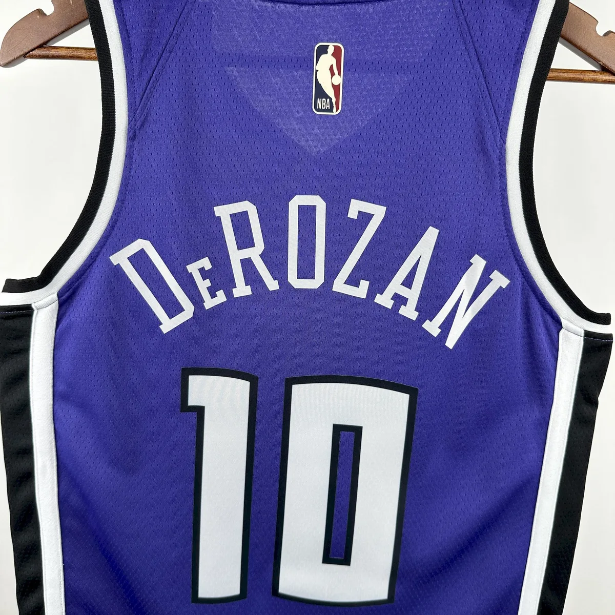Sacramento Kings 2024/25 Hardwood Classics DEROZAN#10, foto 2