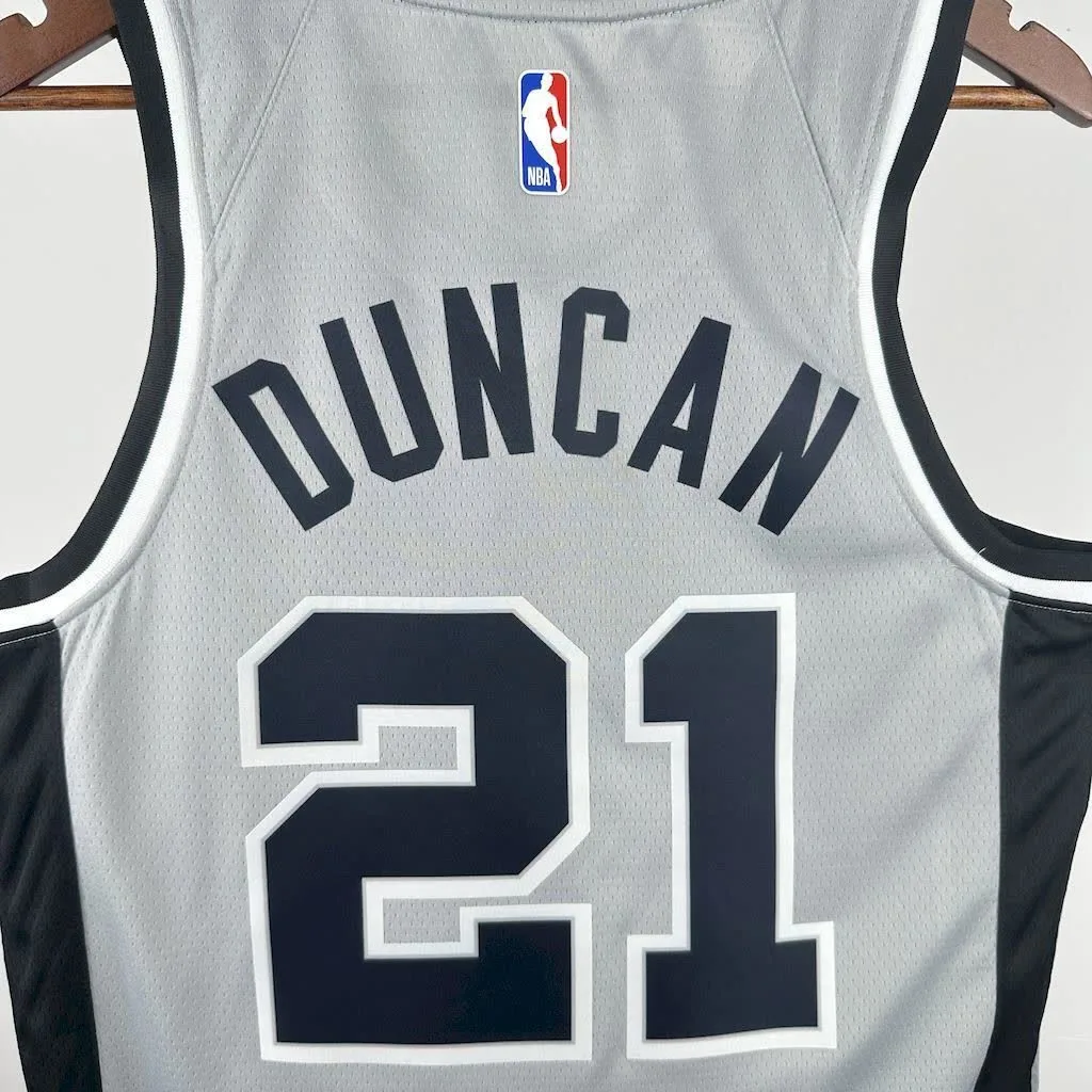San Antonio Spurs 2021/22 DUNCAN#21 Jordan Jersey, foto 3