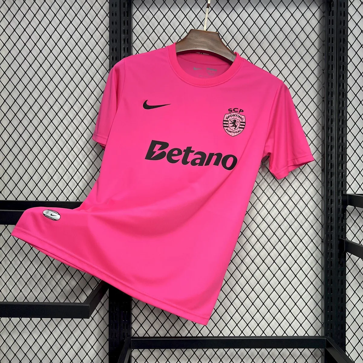 Sporting CP 2024/25 Pink October Jersey, foto 1