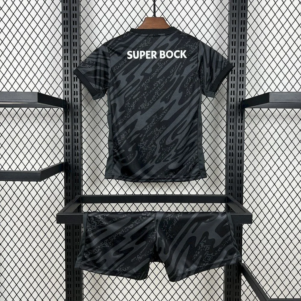 Sporting CP 2025/26 Black Goalkeeper Kids Kit, foto 3