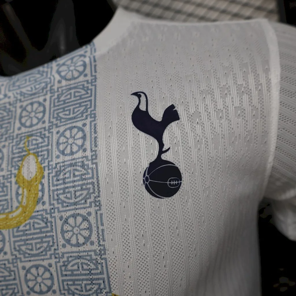Tottenham Hotspur 2025/26 White Gold Snake Edition Jersey Player Version, foto 2