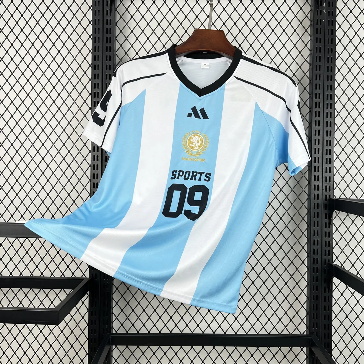 Unisex Light Blue Striped 2026 World Cup Style V-Neck Soccer Jersey, foto 1