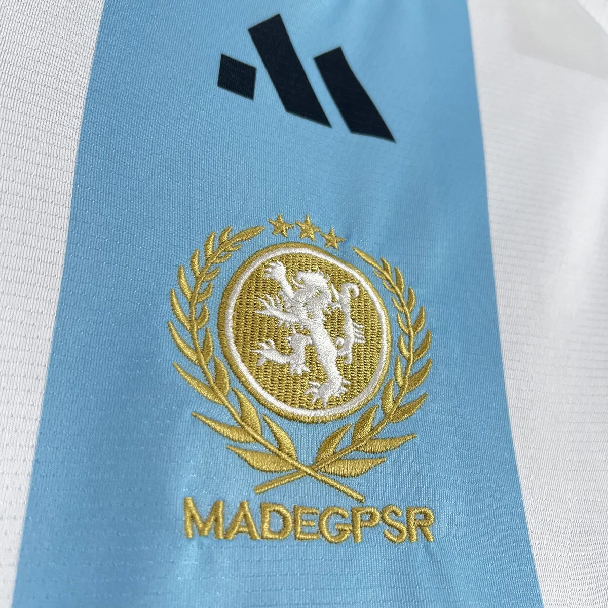 Unisex Light Blue Striped 2026 World Cup Style V-Neck Soccer Jersey, foto 4