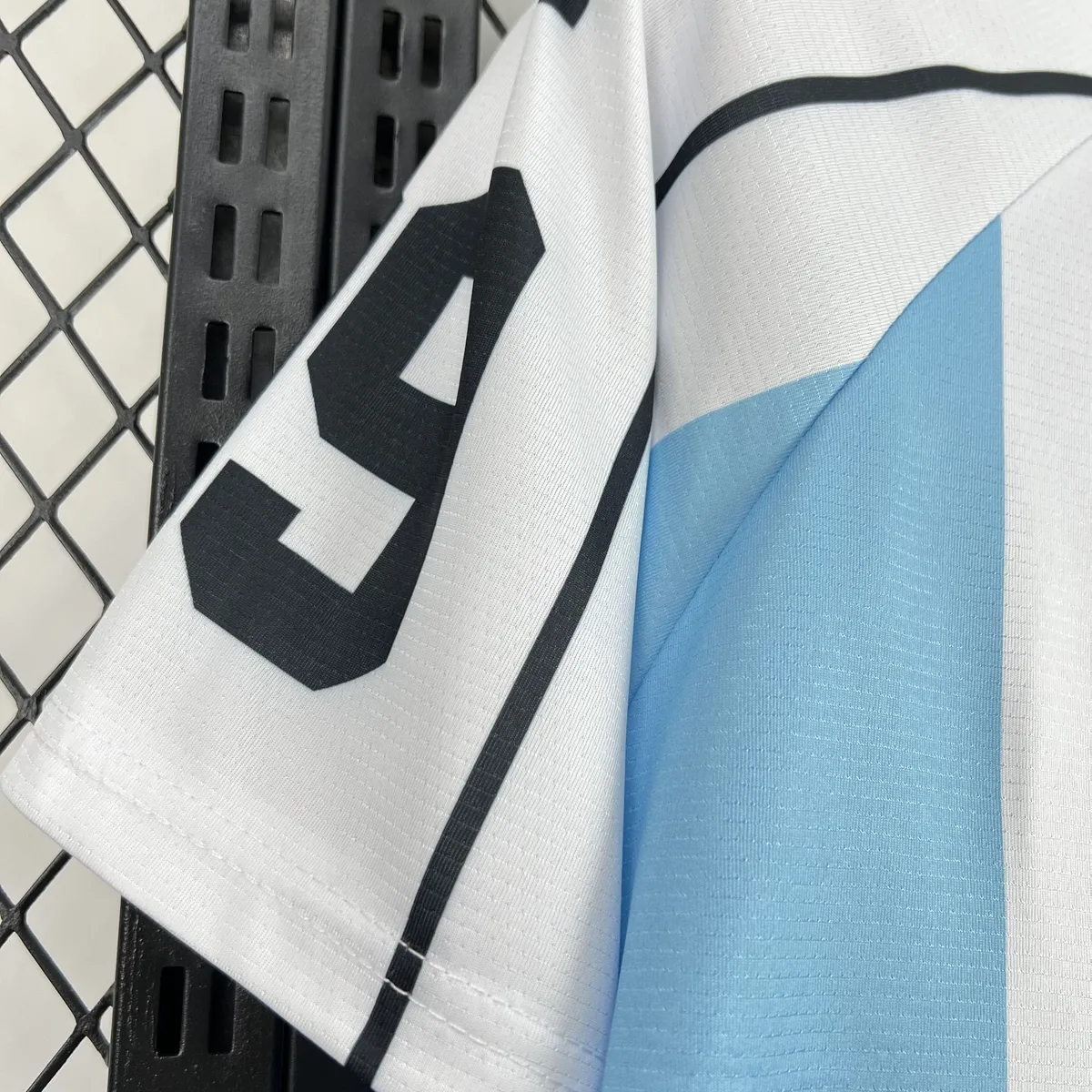 Unisex Light Blue Striped 2026 World Cup Style V-Neck Soccer Jersey, foto 5